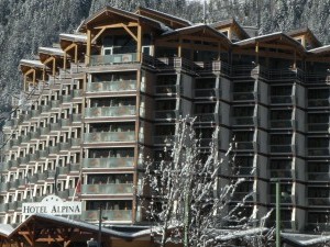 Hotel-alpina-chamonix-exterior1.jpg