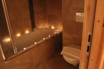 Alpine_Majestic_Chalet_Soleil_Bathroom_2