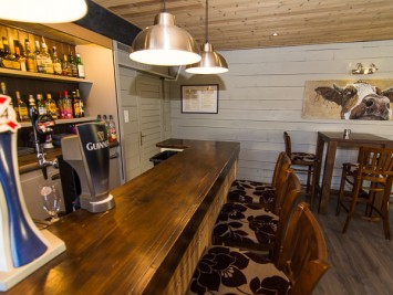 The Aravis Lodge - sociable bar with UK satellite TV
