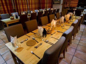 Aravis Lodge - the large and cosy dining room