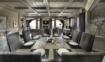 Black Pearl - dining room 
