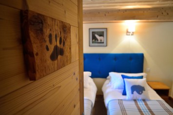 Chalet Cannelle Bear bedrooms, super king or twin, enuite shower room