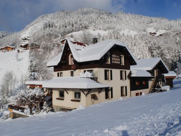 Hotel les Glaieuls in winter