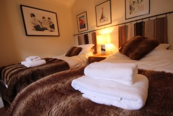 Skiology, Chalet George, Morzine - bedroom