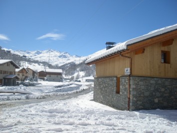 Ski Amis Chalet Jasmine and View