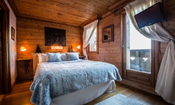 Kaluma-Travel-Chalet-Hermine-Bedroom-5