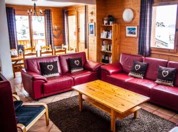 Chalet Leman, living room and dining room 