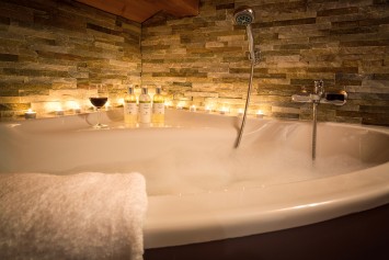 Soothe your aching muscles in a relaxing bath!