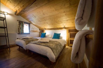 Gasherbrum double/twin bedroom with en suite