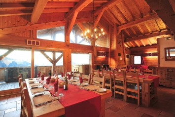 Ski Amis Chalet Sermoz Dining Room