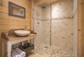 Ski_Famille_Chalet_Delphine_Shower_Room