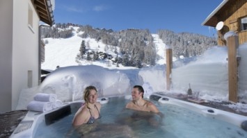 Ski_Famille_Chalet_Nicole_Hot_Tub