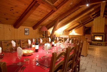 Ski Amis Chalet Titania Dining Room