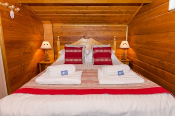 mountain_heaven_chalet_soleil_double_bedroom