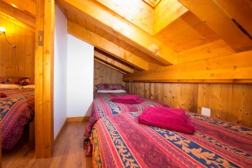 Ski Amis Chalet Gabrielle bedroom 6 cabine
