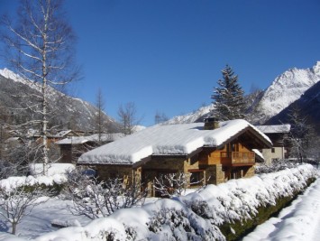 Chalet D'Ile catered ski chalet Chamonix, hearty home cooked food and knowledgeable hosts to help you make the most of your holiday.